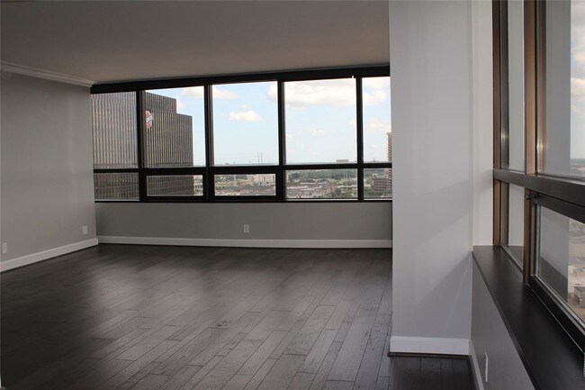 Building Photo - 5150 Hidalgo St