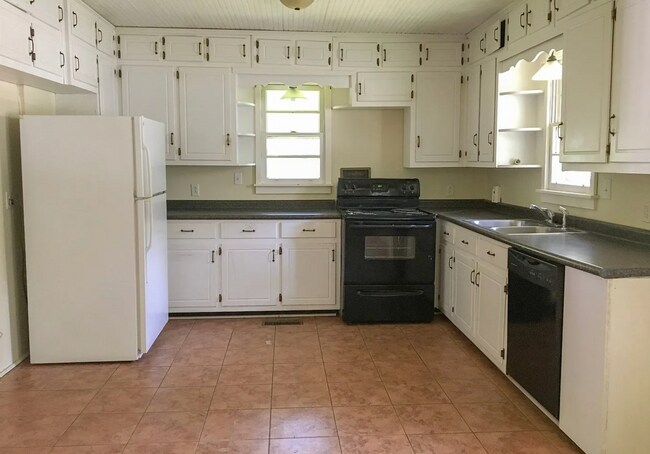 Foto del edificio - 3212 Harrison Rd