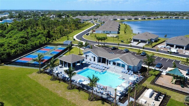 Foto del edificio - 8225 Shr Lk Dr