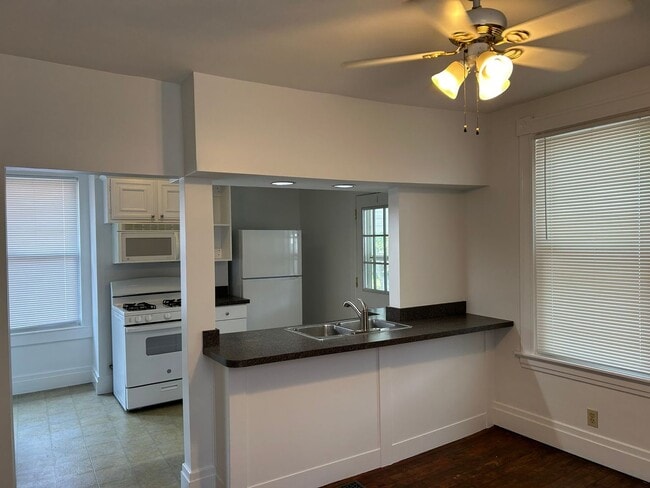 Building Photo - 3 Bedroom Duplex in Cincinnati