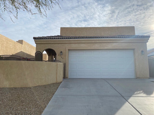 Primary Photo - 4700 S Reyes Adobe Dr