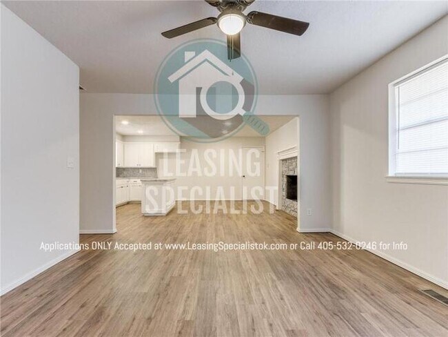 Building Photo - Beautifully Remodeled 3 Bed 2 Bath Moore H...