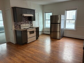 Building Photo - 83 Arnold St