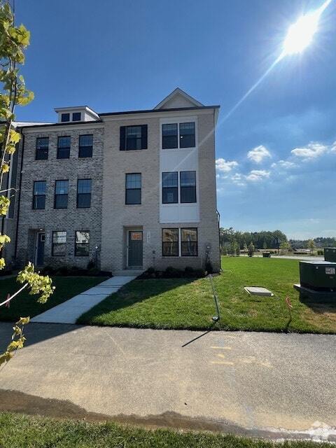 Building Photo - 7403 Calm Retreat Blvd