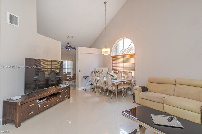 Foto del edificio - 4 br, 2.5 bath House - 10211 Caracas St