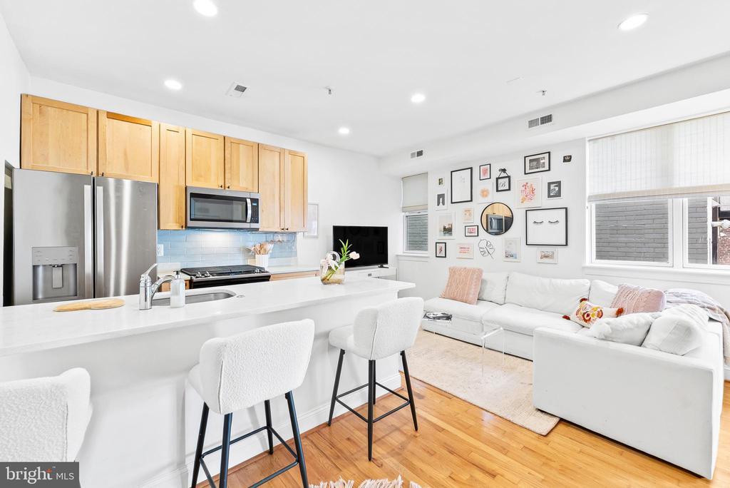 Primary Photo - 1417 Chapin St NW
