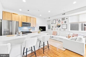 Building Photo - 1417 Chapin St NW