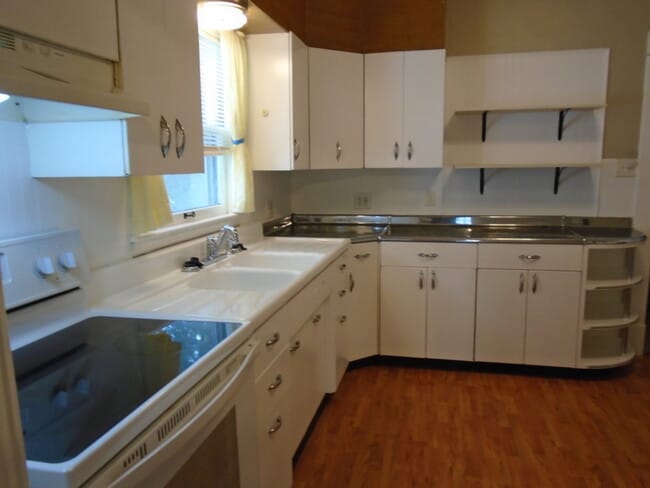 Building Photo - 805 Green St