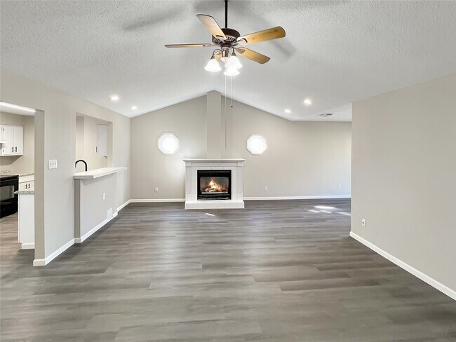 Building Photo - 15018 Cypress Green Dr