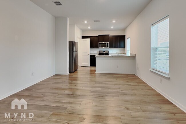 Building Photo - 6104 Underwood Way