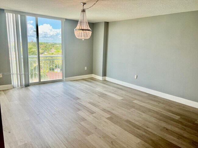 Foto del edificio - 3000 Coral Wy