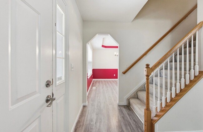 Foto del edificio - 7649 Tollgate Ct