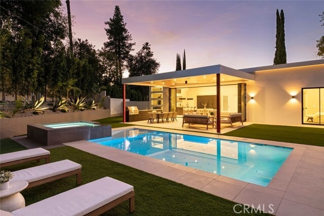 Foto del edificio - 22020 Alizondo Dr