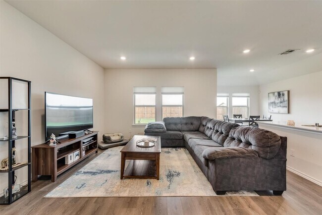 Building Photo - Stunning 3/2/2 in Community ISD For Rent!