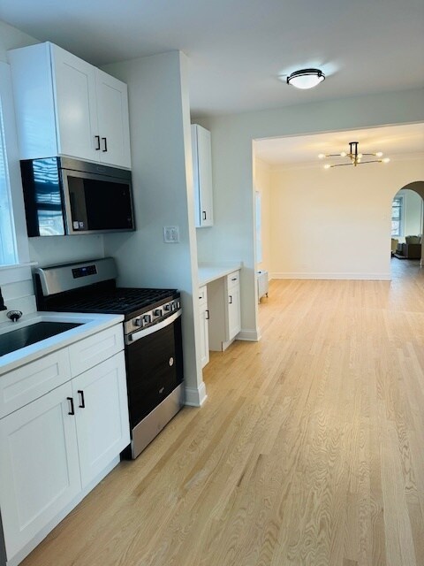 Foto del edificio - 8944 Kilpatrick Ave