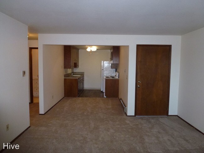 Building Photo - 7101 Roosevelt Way NE