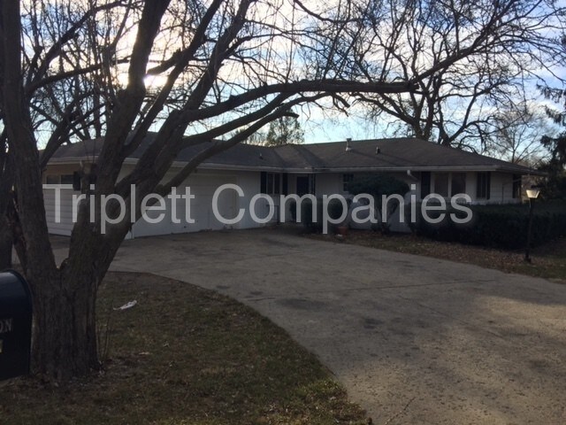 Foto del edificio - 4325 E 29th St