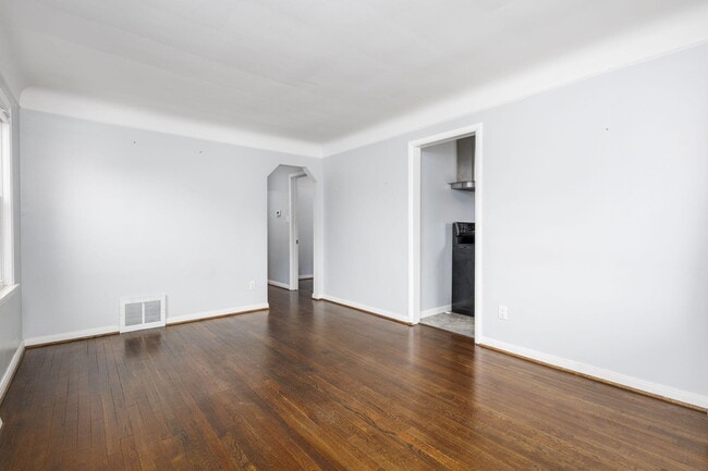 Foto del edificio - 23005 California St