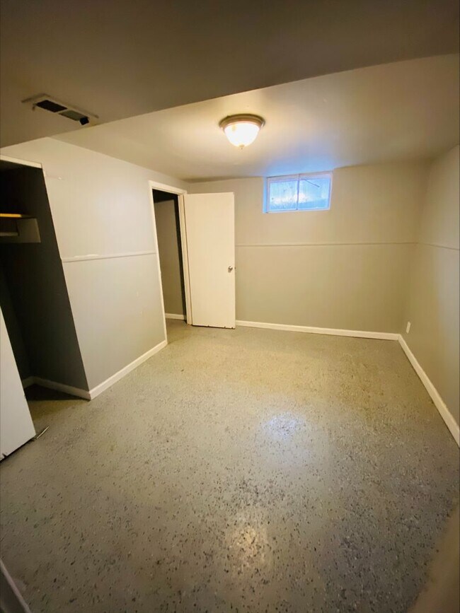 Building Photo - Florissant 3br/2ba