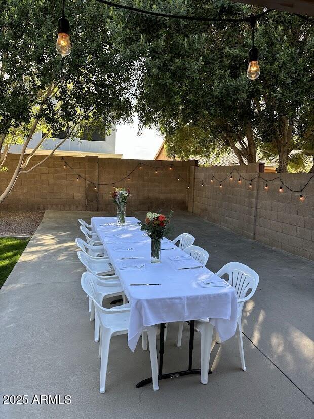 Foto del edificio - 6337 E Rochelle St