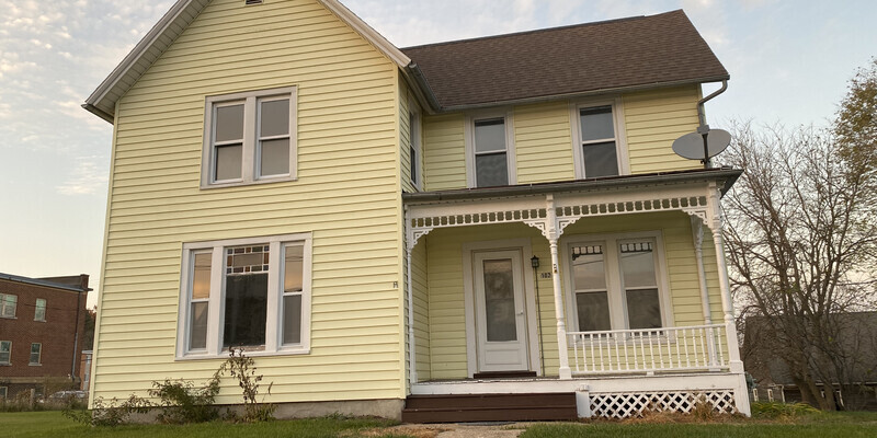 Primary Photo - 102 W Penn St