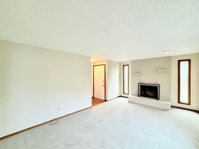 Building Photo - Beautiful 3 bedroom 1.5 bathroom one level home - Vancouver School District