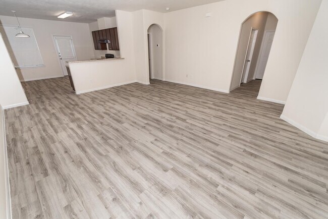 Building Photo - 9707 Tura Dr