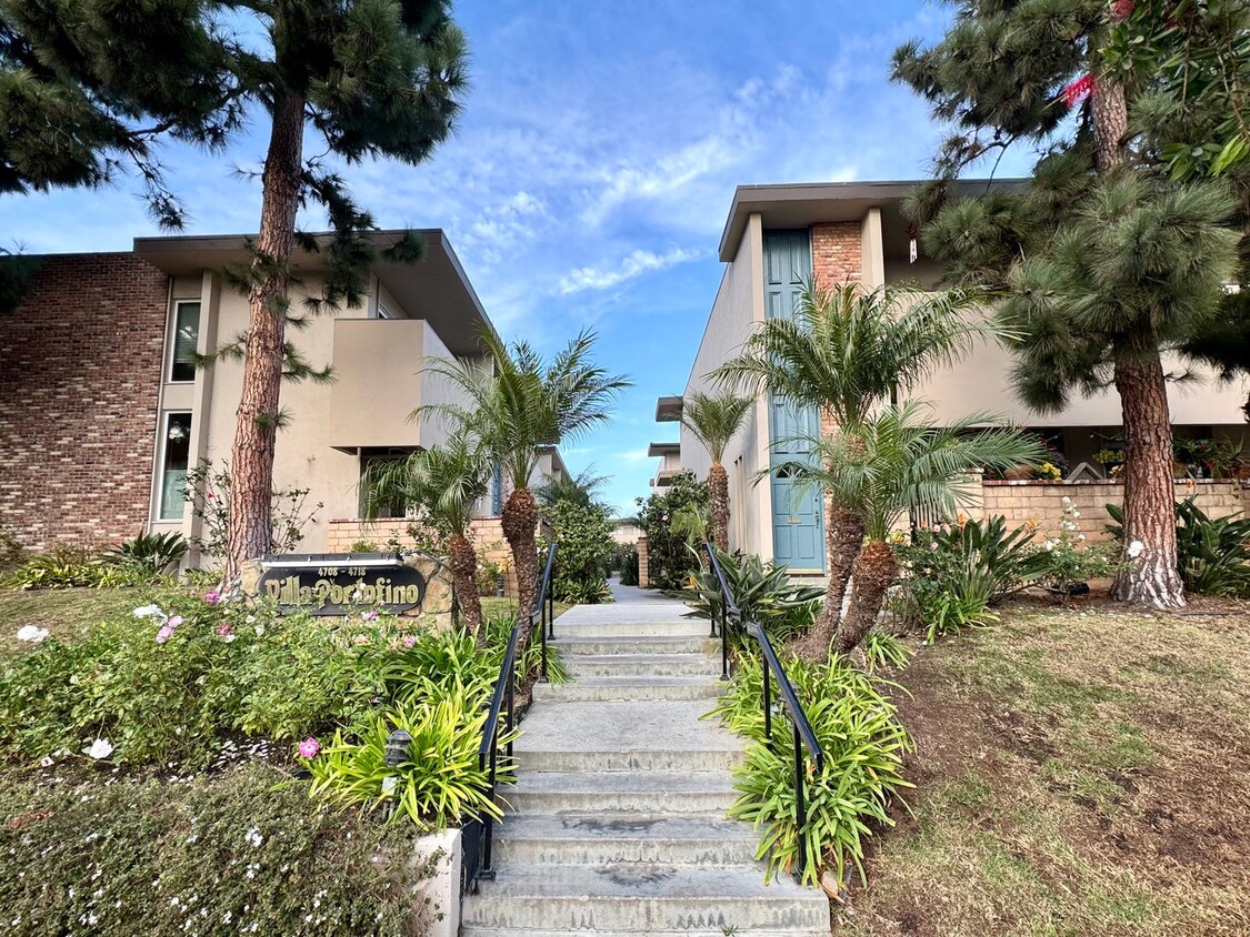 Foto principal - Spacious Multi-Level Townhouse w/hwd flrs,...