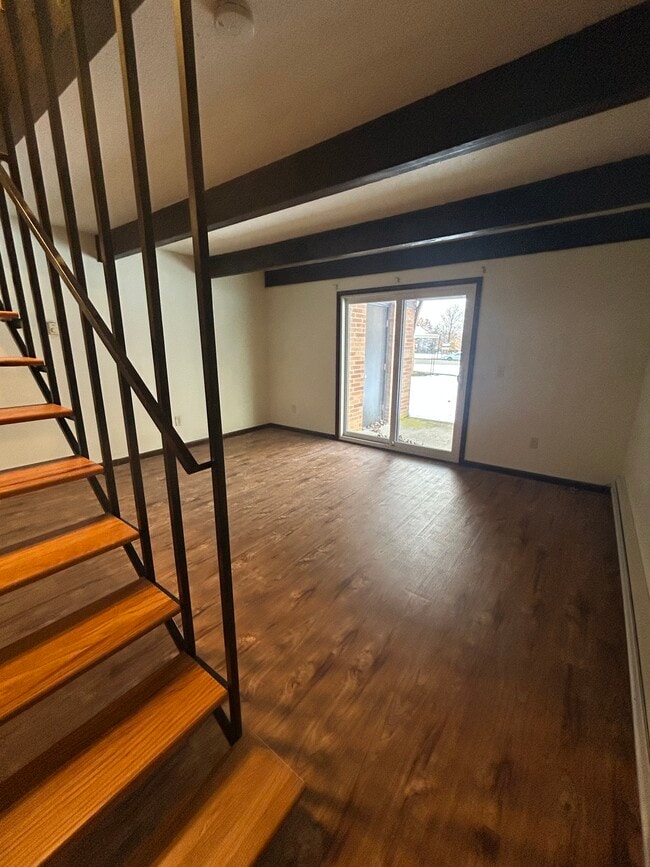 Family Room - 5266 Grafton Rd