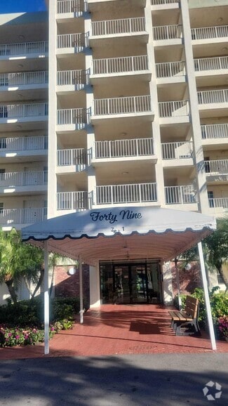 Building Photo - 3091 N Course Dr