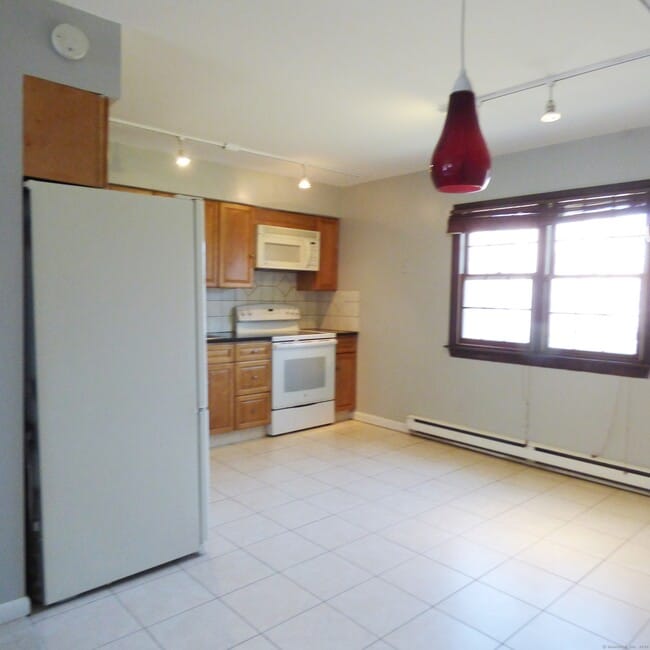 Building Photo - 62 Lindstrom Rd