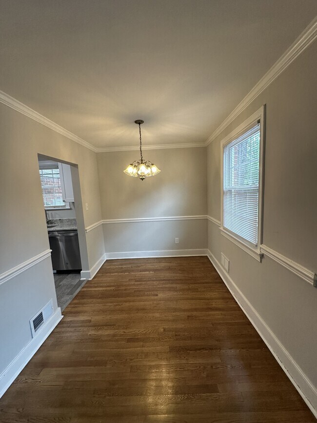 Foto del edificio - 5004 Patterson Ave