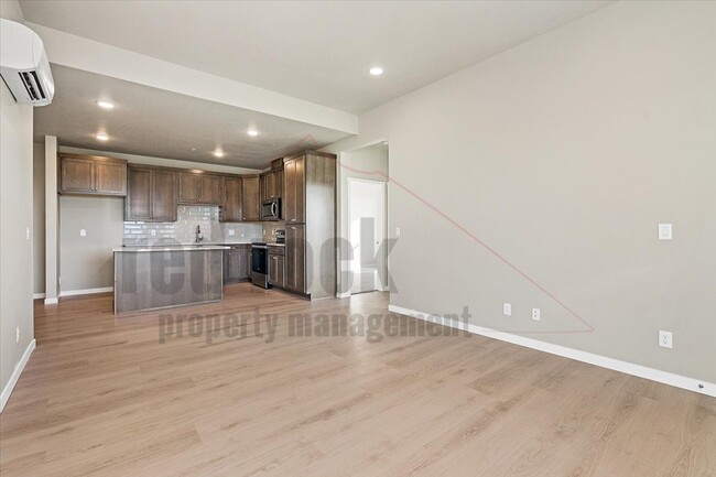 Building Photo - 6430 N Atlas Rd