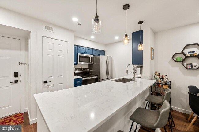 Foto del edificio - 3307 Wyndham Cir