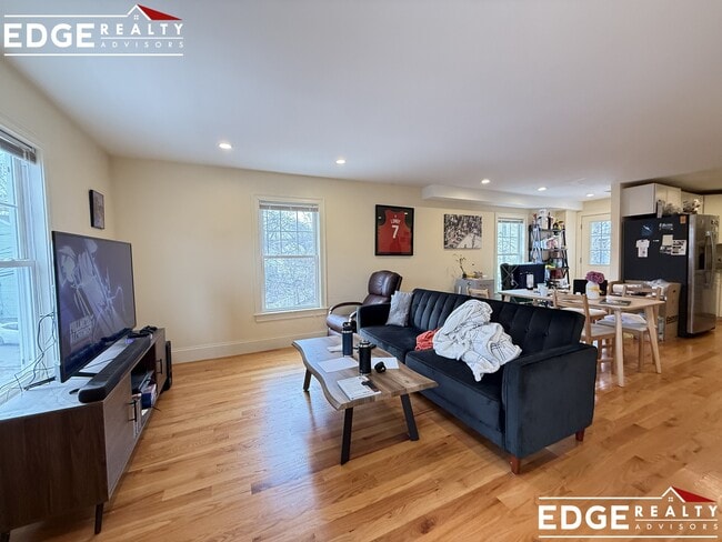 Photo - 23 Higgins St Apartment