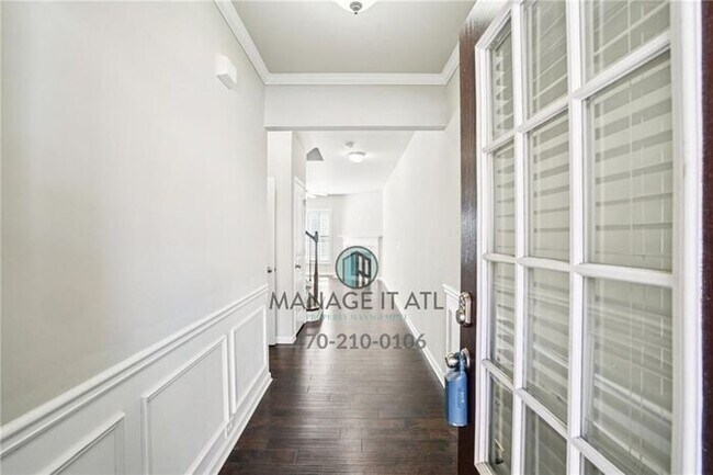 Building Photo - Move-in-ready 3 bedroom townhome in Duluth