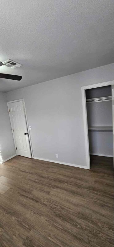 Foto del edificio - 2308 Shady Tree Ln