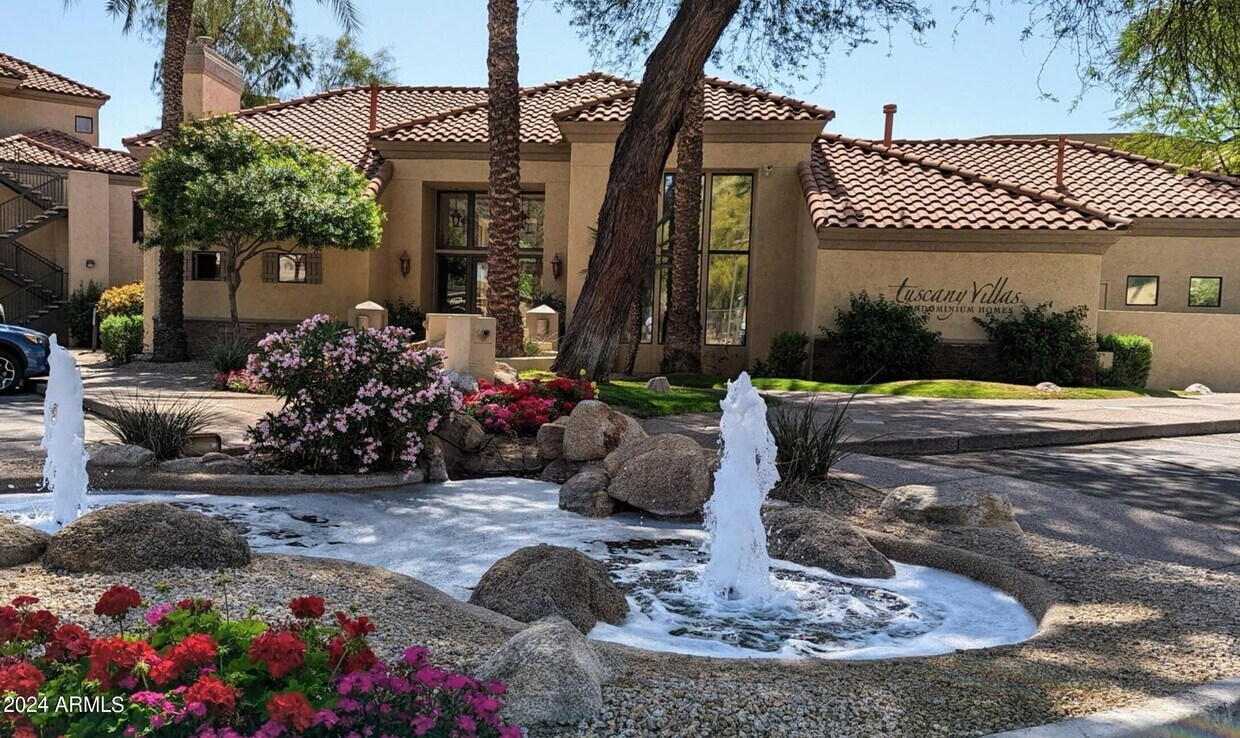 Primary Photo - 4925 E Desert Cove Ave