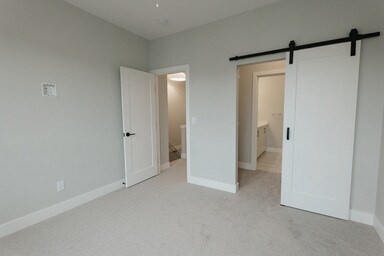 Photo du bâtiment - 3Bed Park-Facing Townhome