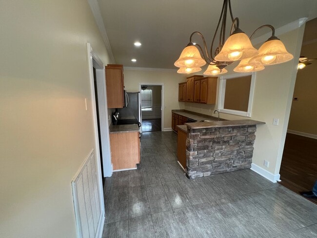 Building Photo - 2627 Isaiah Dr
