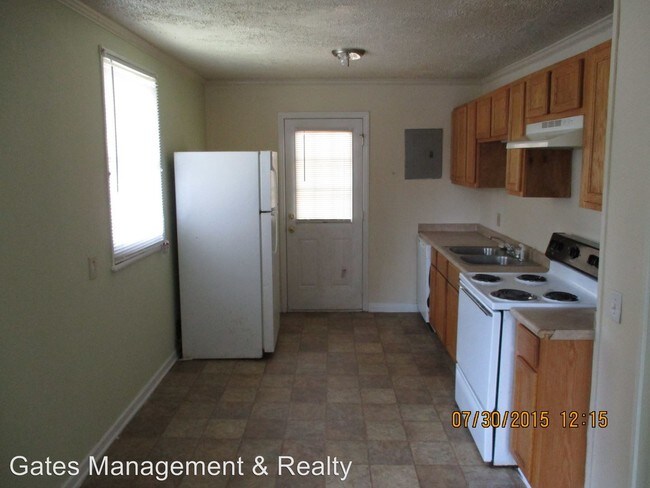 Building Photo - 212 Red Oak Ave