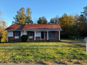 Building Photo - 115 Berry Dr