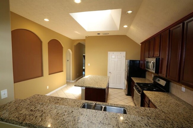 Foto del edificio - Shadow Falls Lane, Pearland, TX 77584 - 3 ...