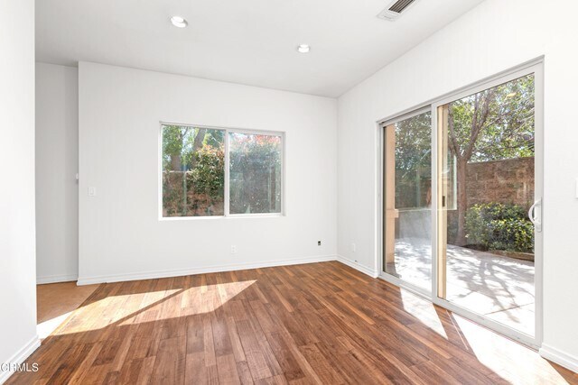 Foto del edificio - 693 Cypress Ave