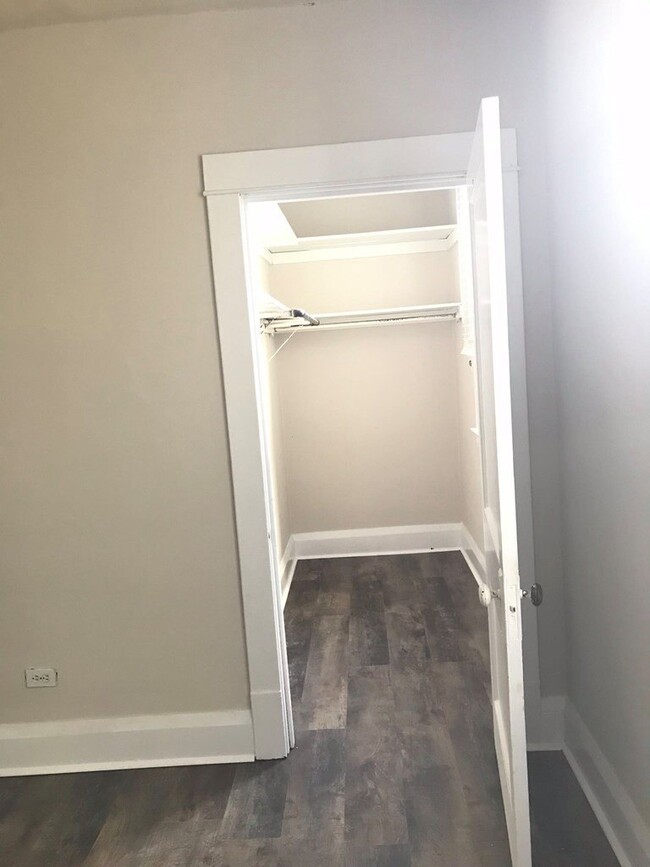 Closet Space - 104 N 8th St