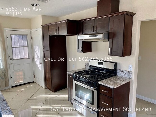 Building Photo - Newly Updated 2 Bedroom, 1 Bath Home for R...