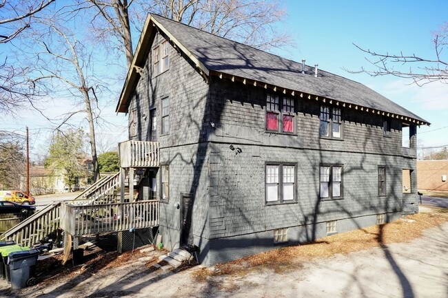 Building Photo - 165 Horner St