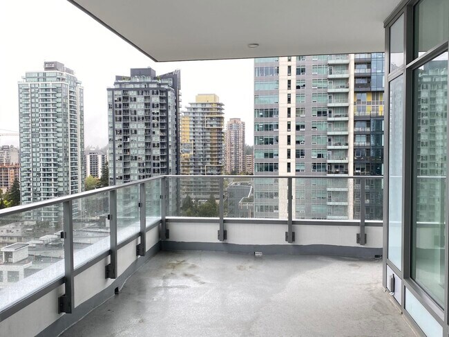 Photo du bâtiment - 6511 Sussex Av