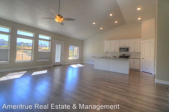 Building Photo - 2 br, 2 bath House - 57 W Hillside Dr