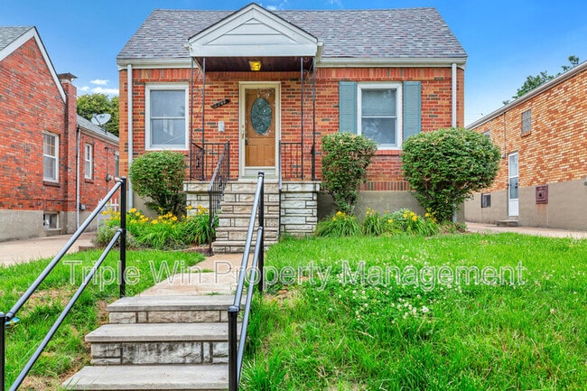 Building Photo - 7035 Plainview Ave